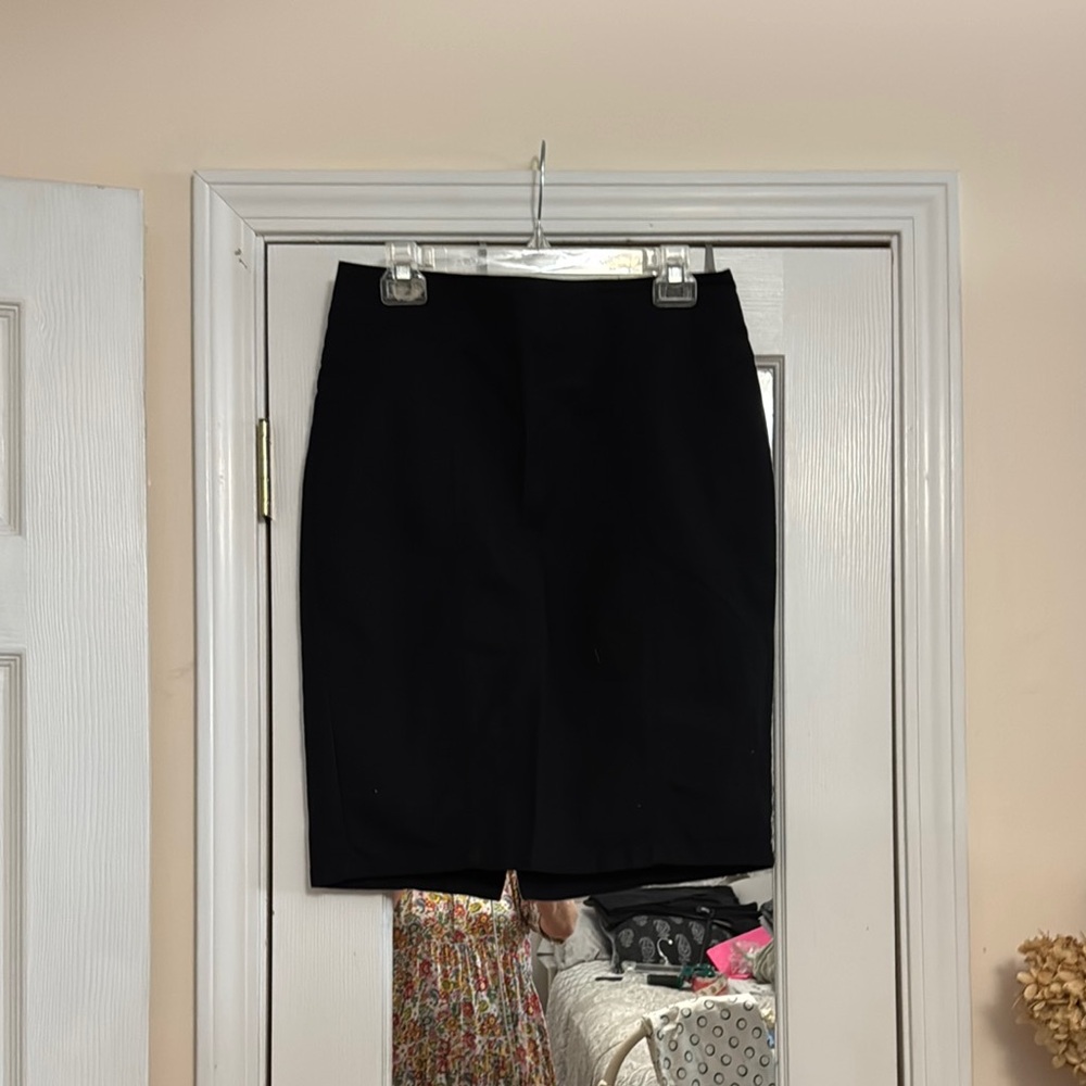 Ann Taylor Black Knee-Length Pencil Skirt